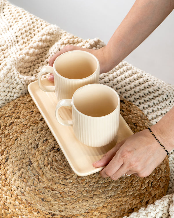 FLUTED MUG SET WITH TRAY