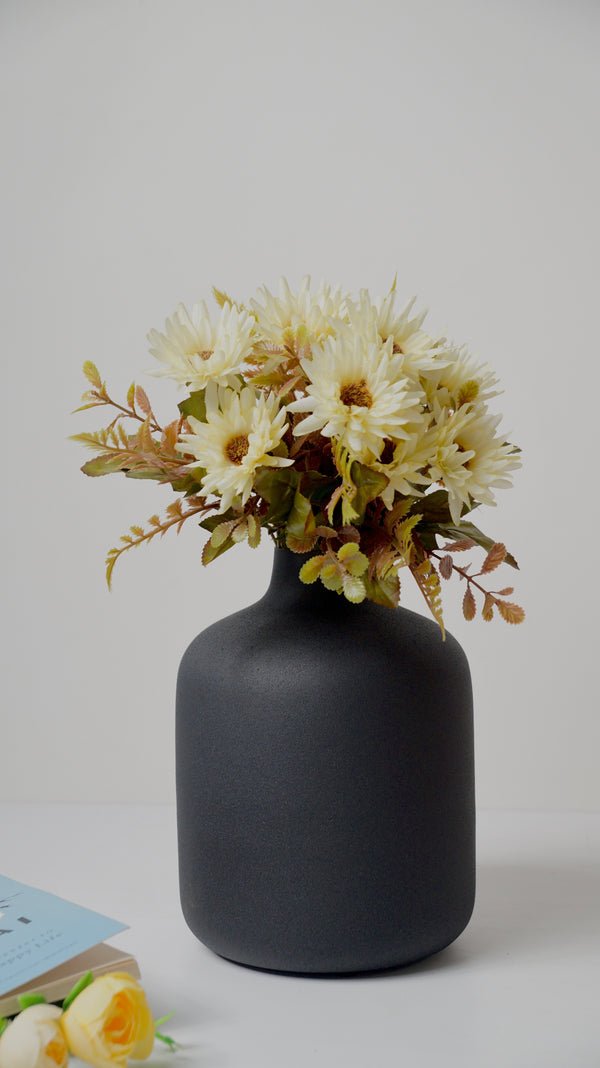 BLACK METAL MATTE ROUND VASE