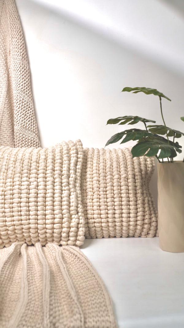 BOBBLE KNITTED CUSHIONS